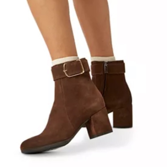 La Canadienne
Women's Jesse Buckled High Heel‎ Ankle
Booties - Picture 8 of 9